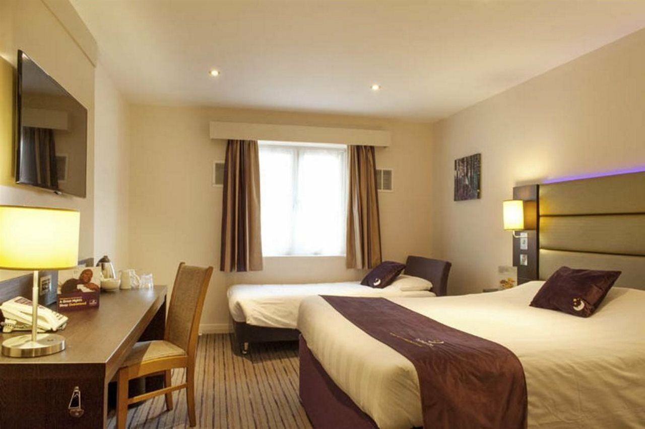 Premier Inn London Heathrow M4/J4 Hillingdon Ngoại thất bức ảnh