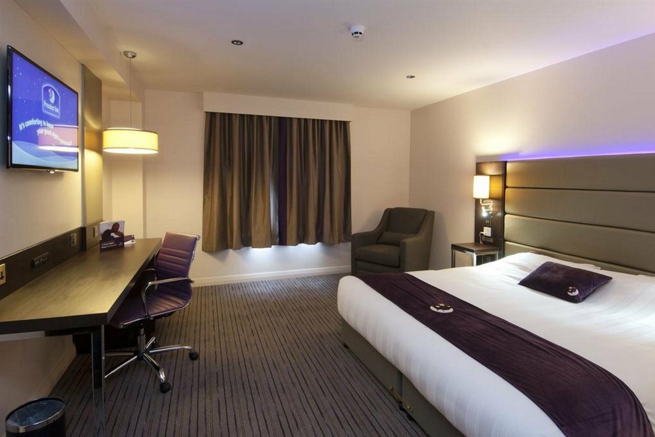 Premier Inn London Heathrow M4/J4 Hillingdon Ngoại thất bức ảnh